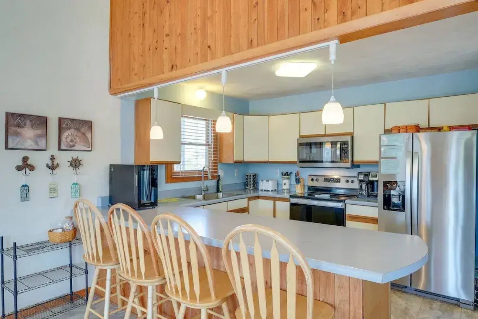 Boat Dock & Kayak: OBX Getaway on the Harbour