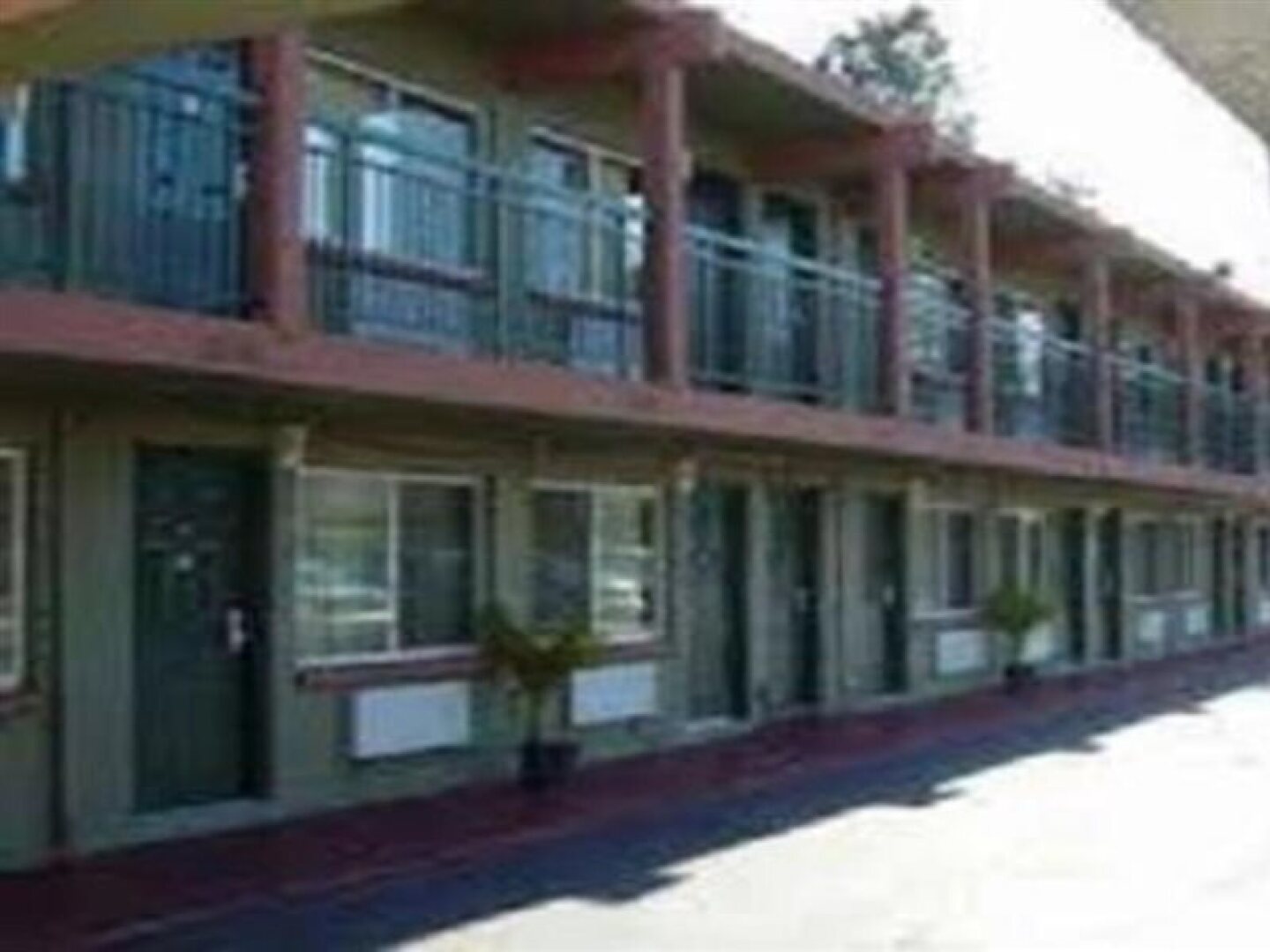 Sequoia Inn