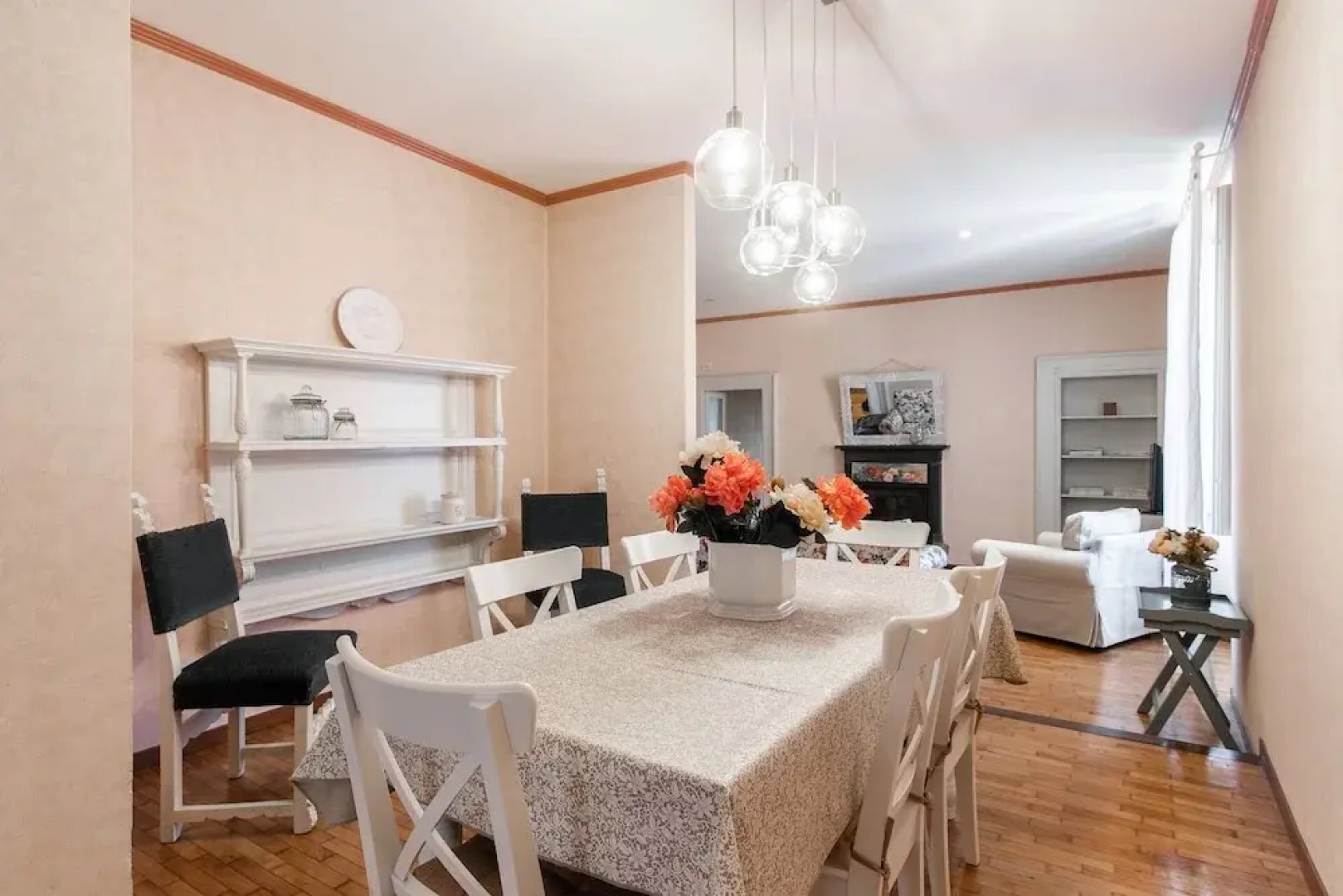 Elisabeth in Villa with Private Parking