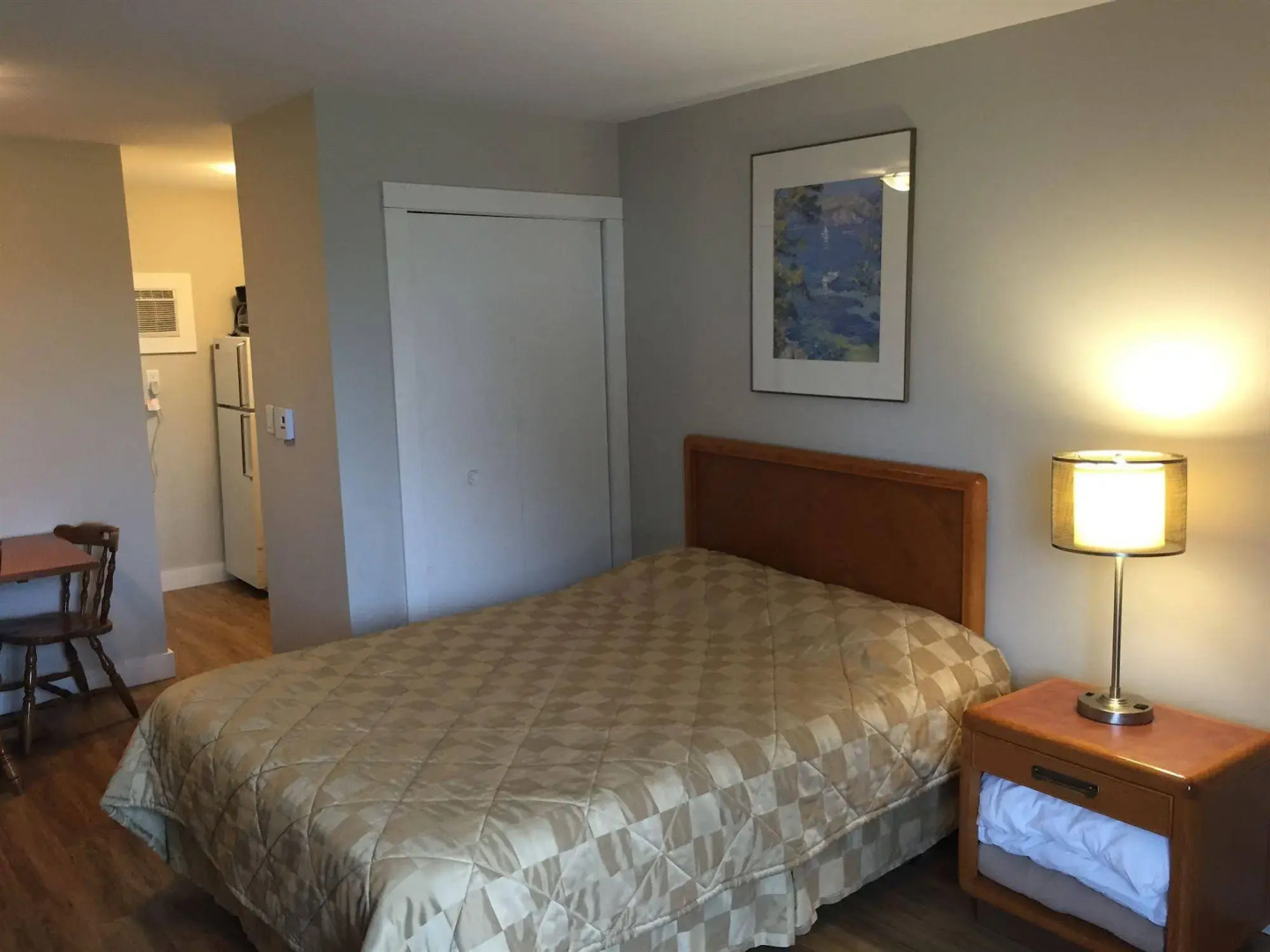 Royalty Maples Motel & Cottages