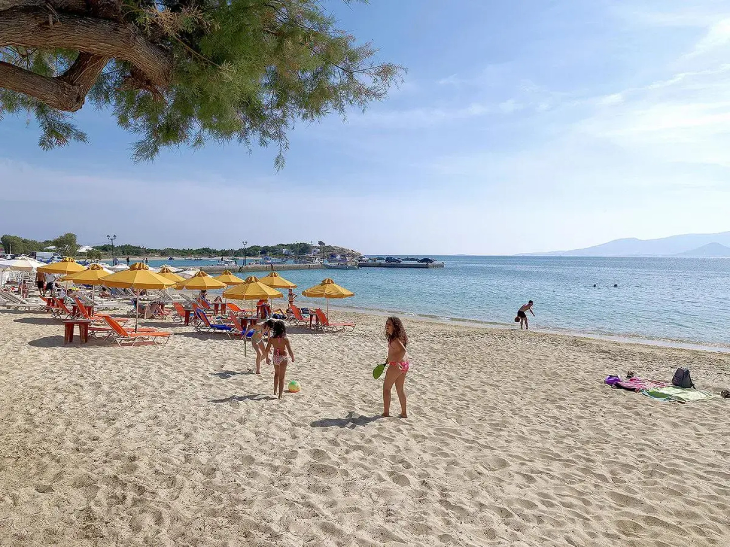 Iria Beach art hotel