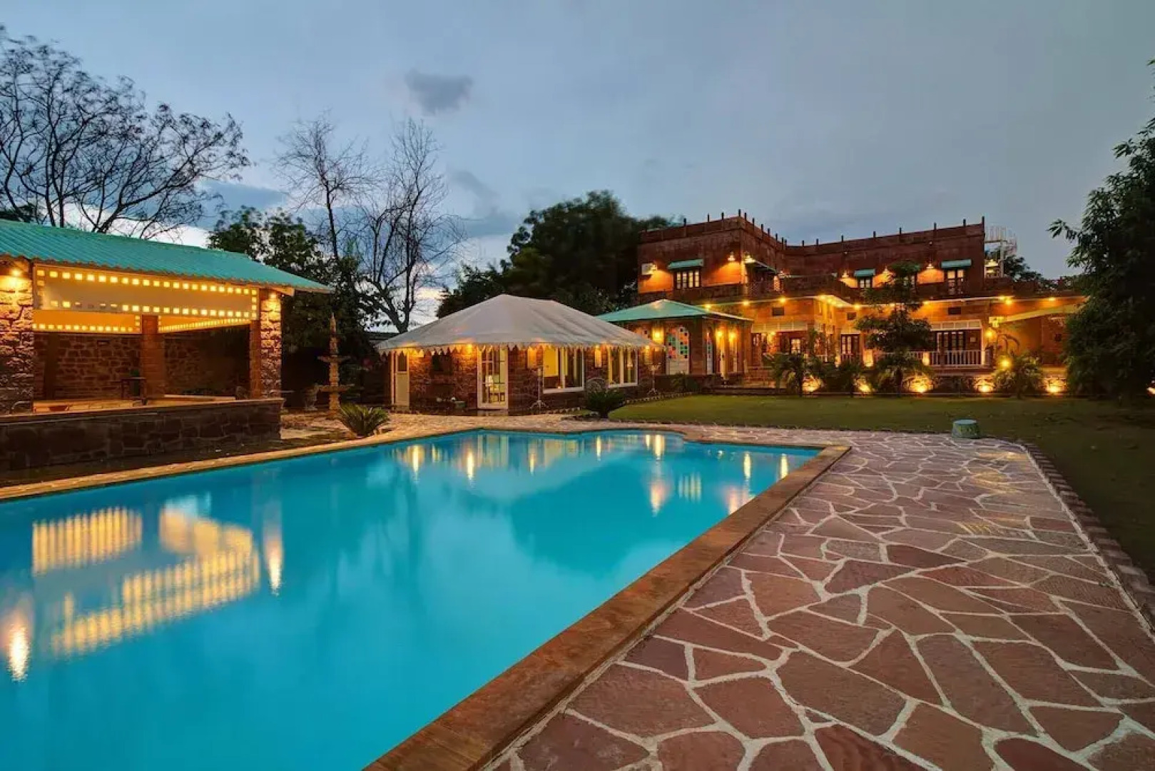 Oasis of Serenity by Vista Rooms