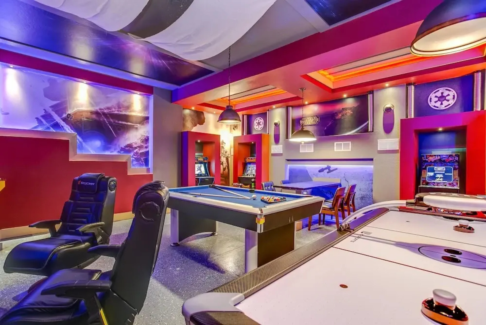 Stunning Villa w/ No Rear Neighbors! Near Disney