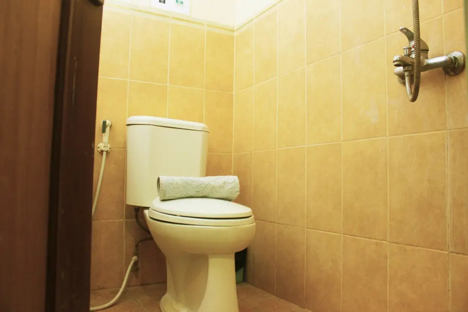 OYO 512 Ndalem Mantrijeron Hotel