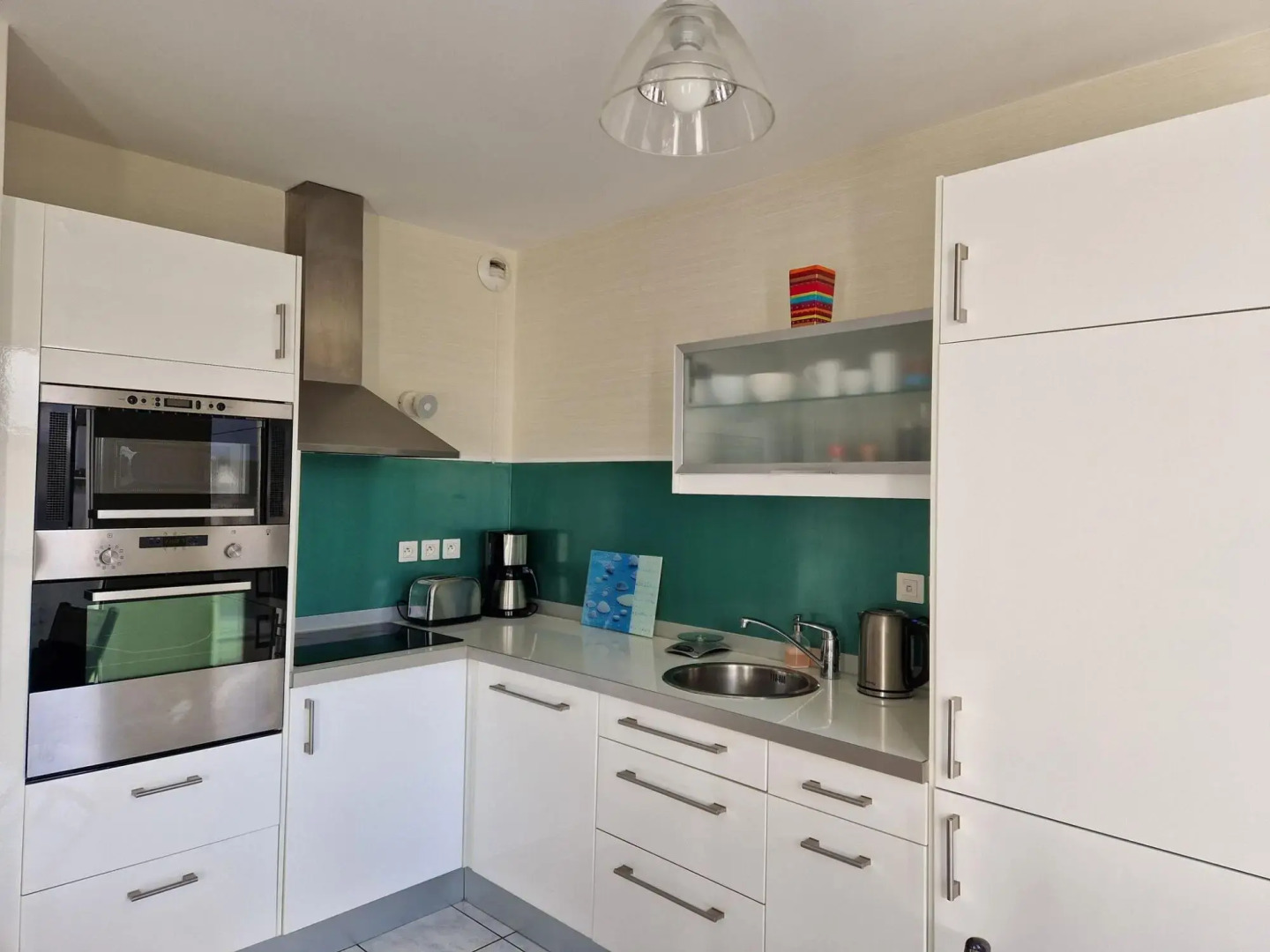 Comfortable Apartment, 50 m Sandy Beach