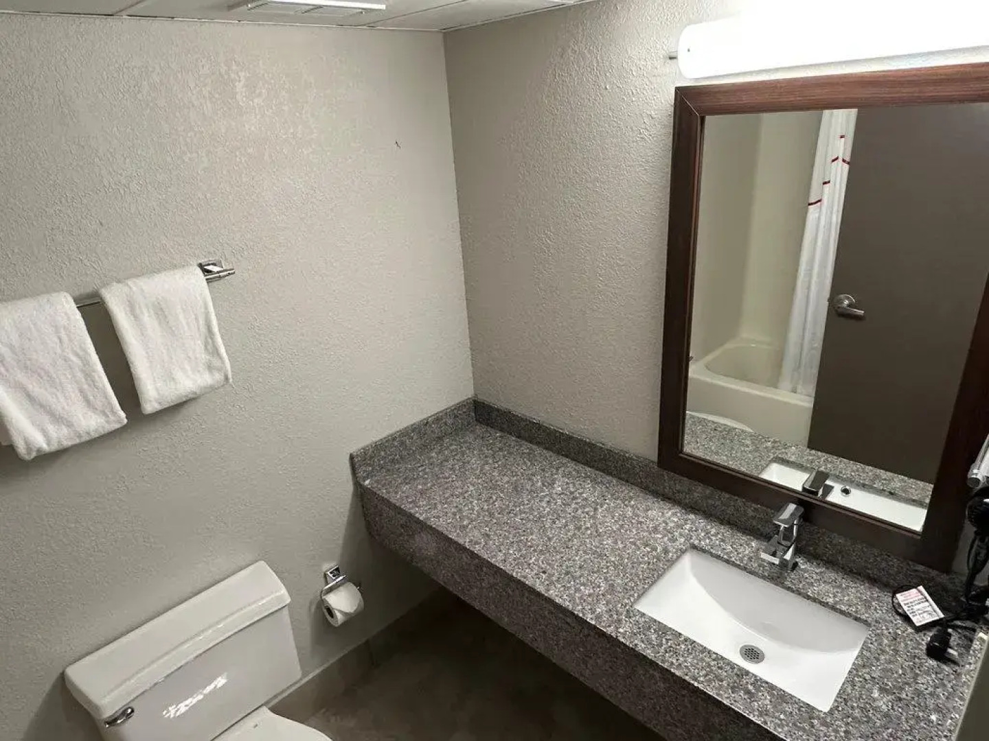 Red Roof Inn Charleston - Dunbar