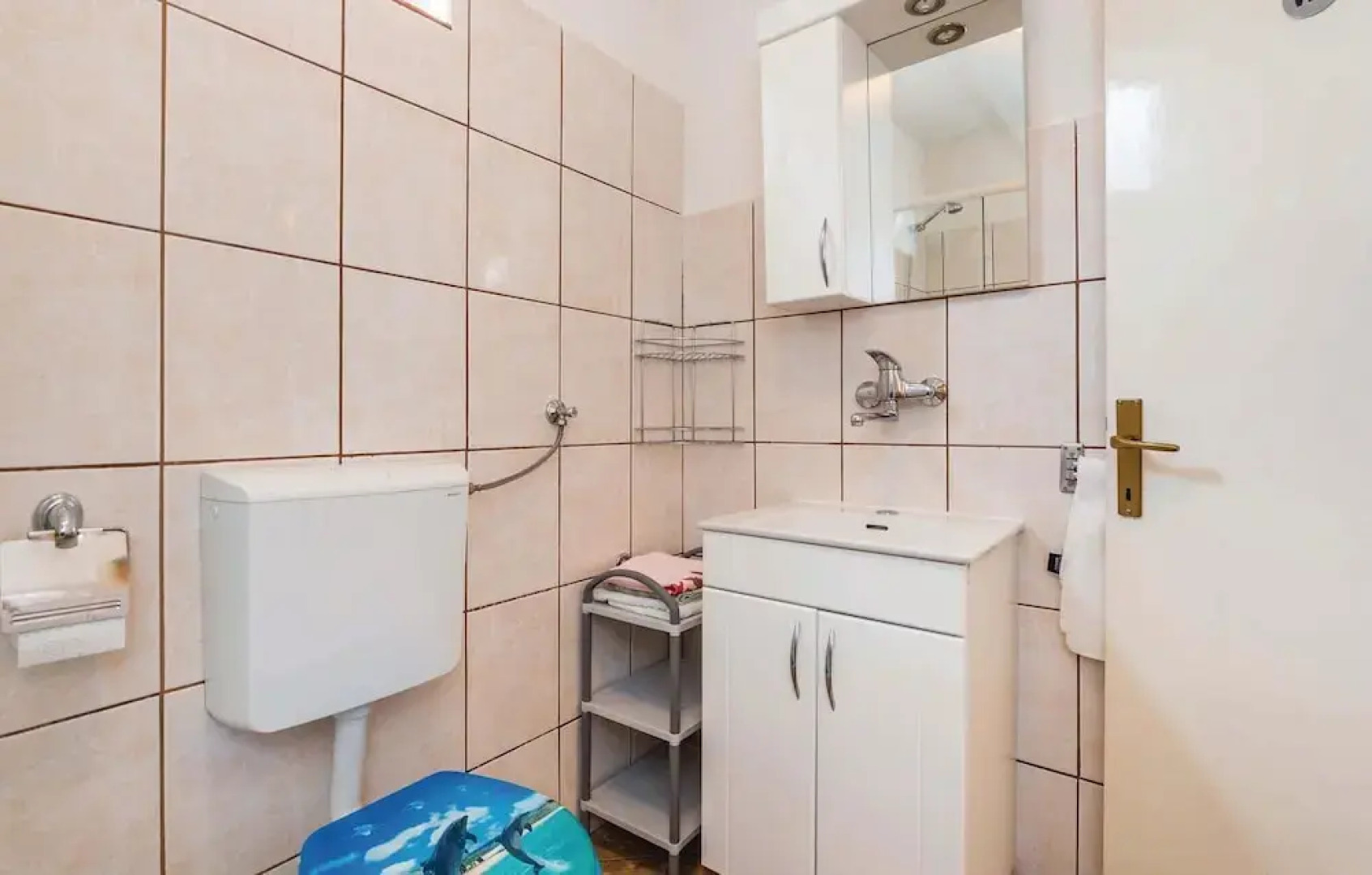 Nice Apartment in Lopci With 2 Bedrooms