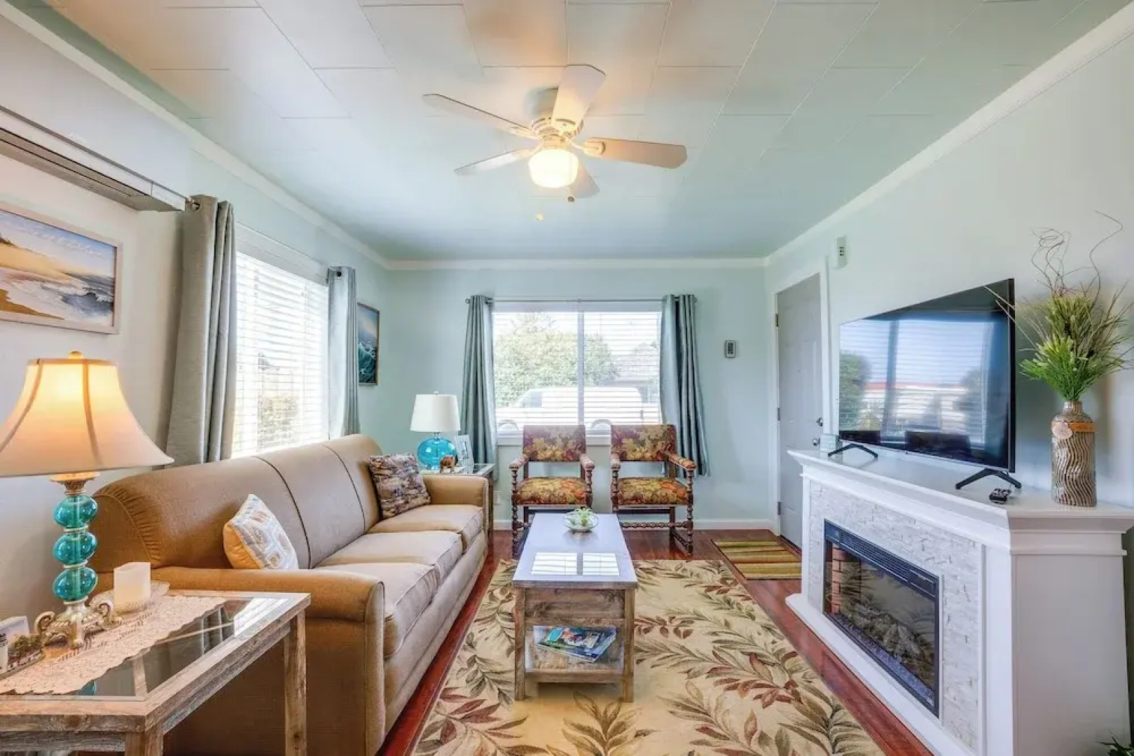 Walk to Gold Beach: Charming Cottage w/ Yard!