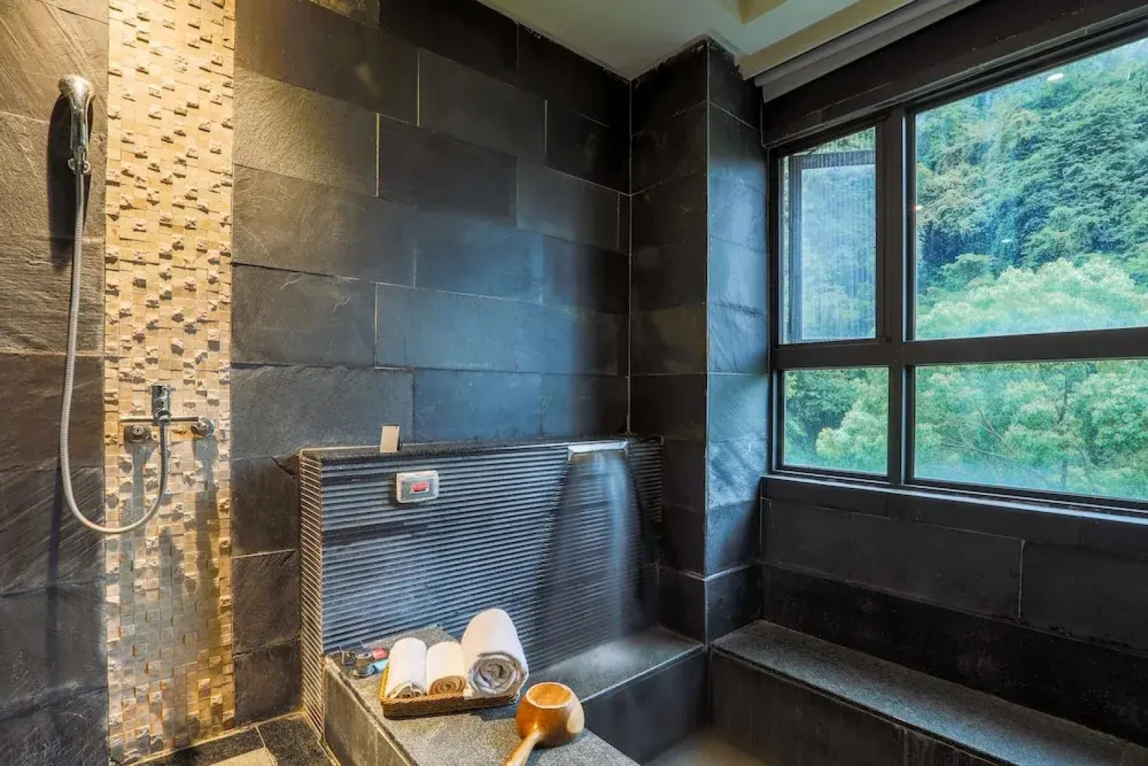 Sunrise Hot Spring Hotel