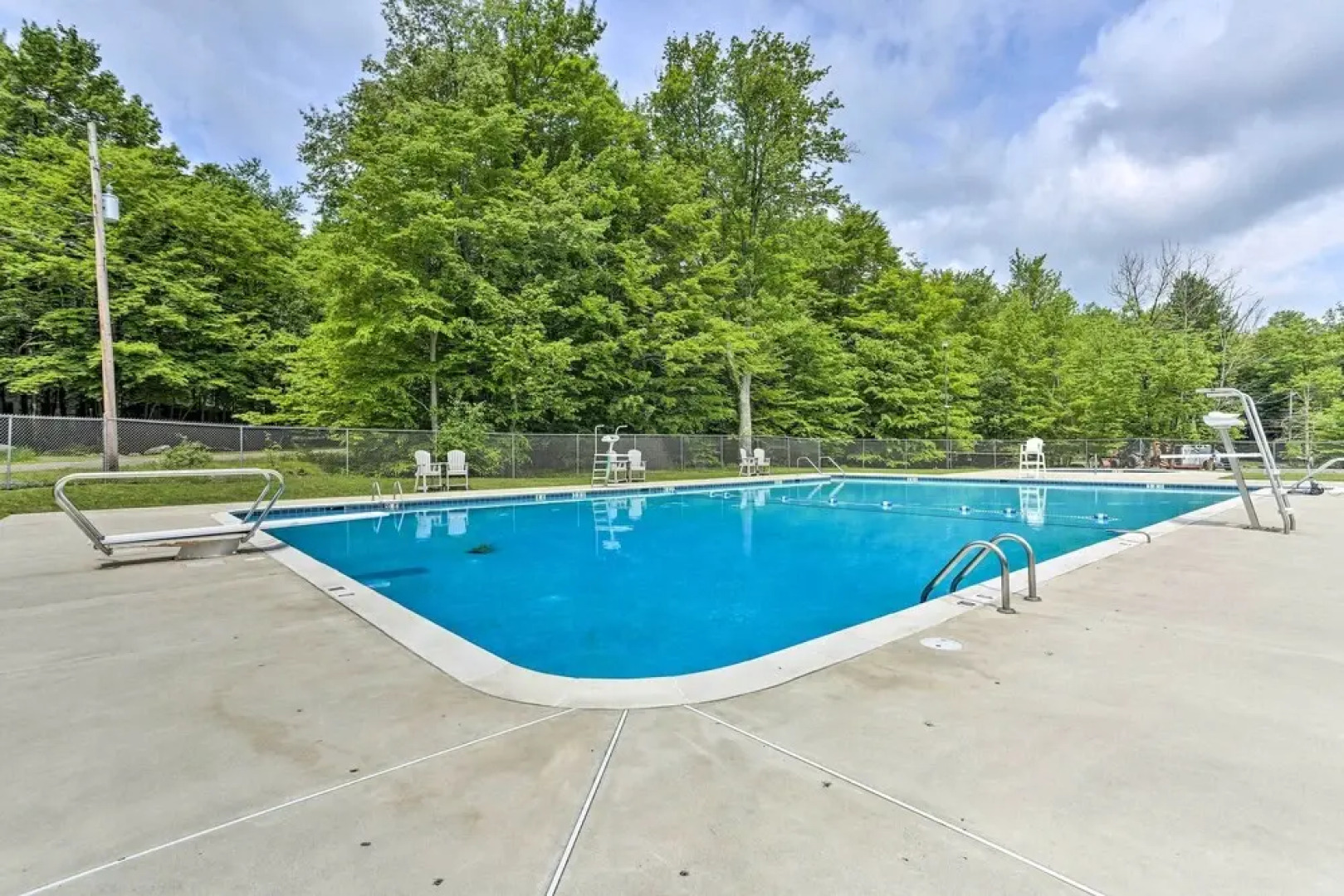 Pocono Lake House Near Skiing & Kalahari Resort!