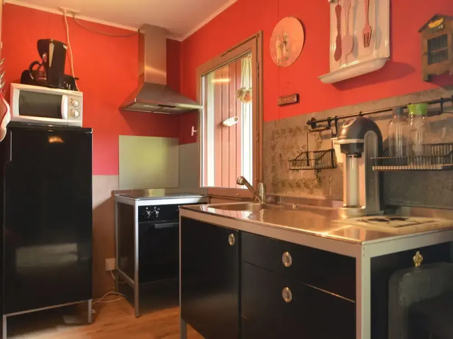 Lively Holiday Home With Garden, Barbecue, Garden Furniture