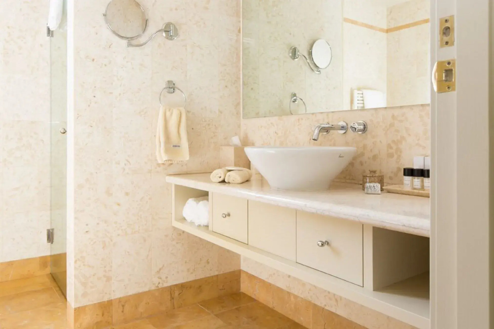 Grande Vue Private Hotel