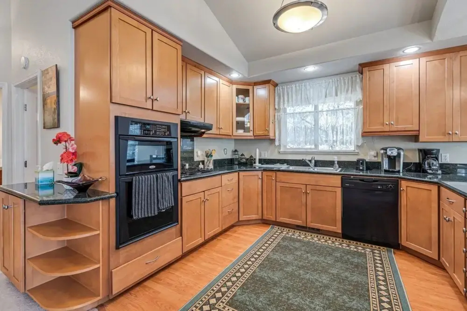 Cloudside - 2-Level Home Near Marina Beach by Yosemite Region Resorts