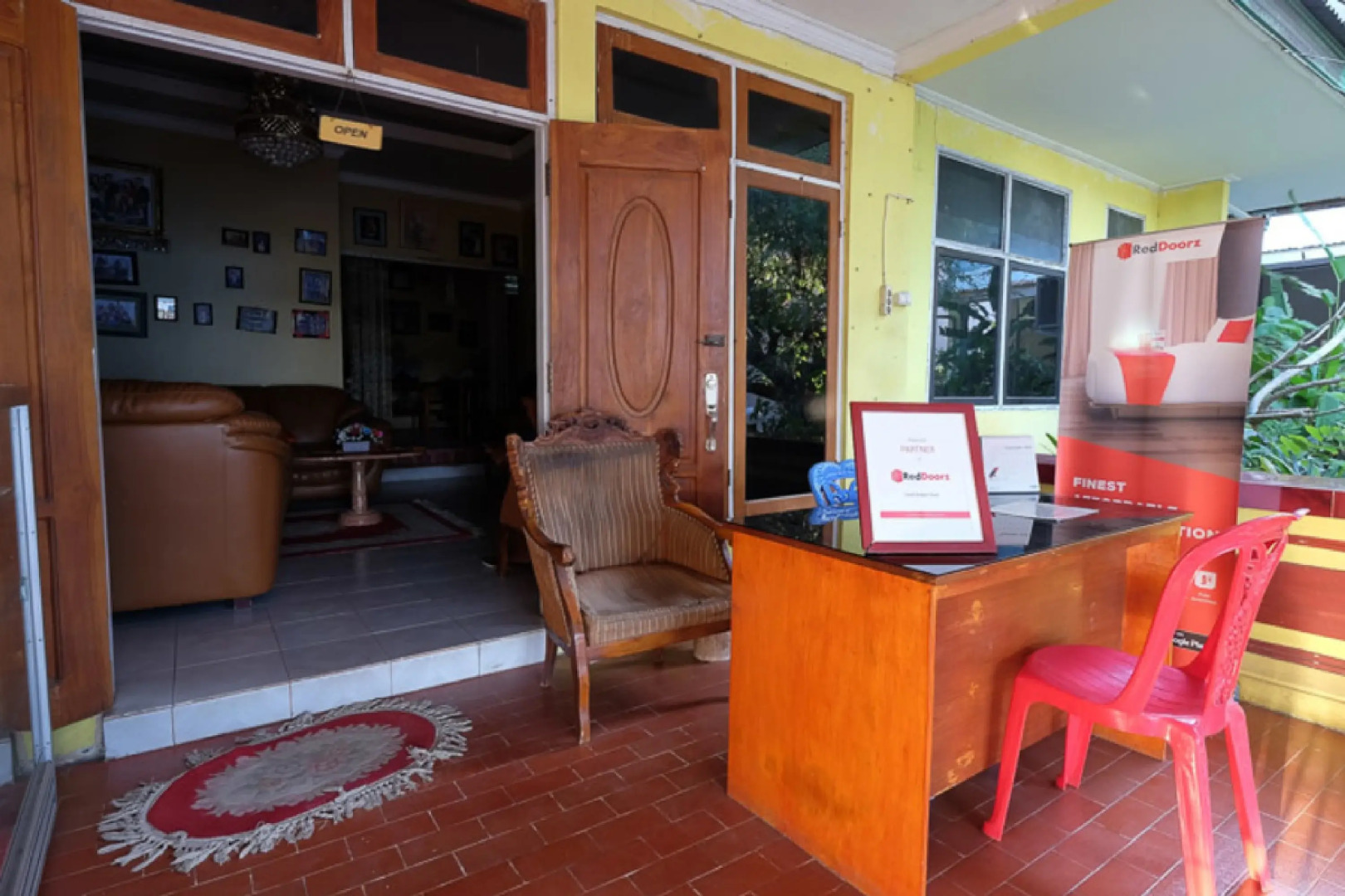 RedDoorz near Mangrove Forest Kupang