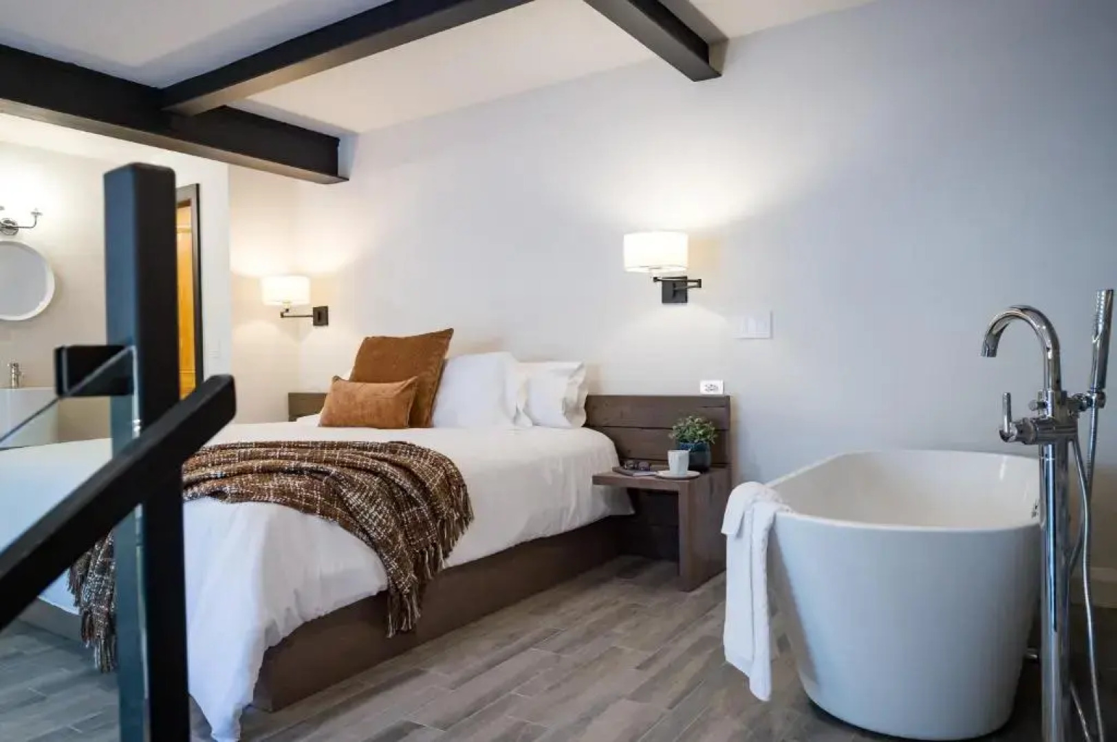 48 King West Boutique Hotel