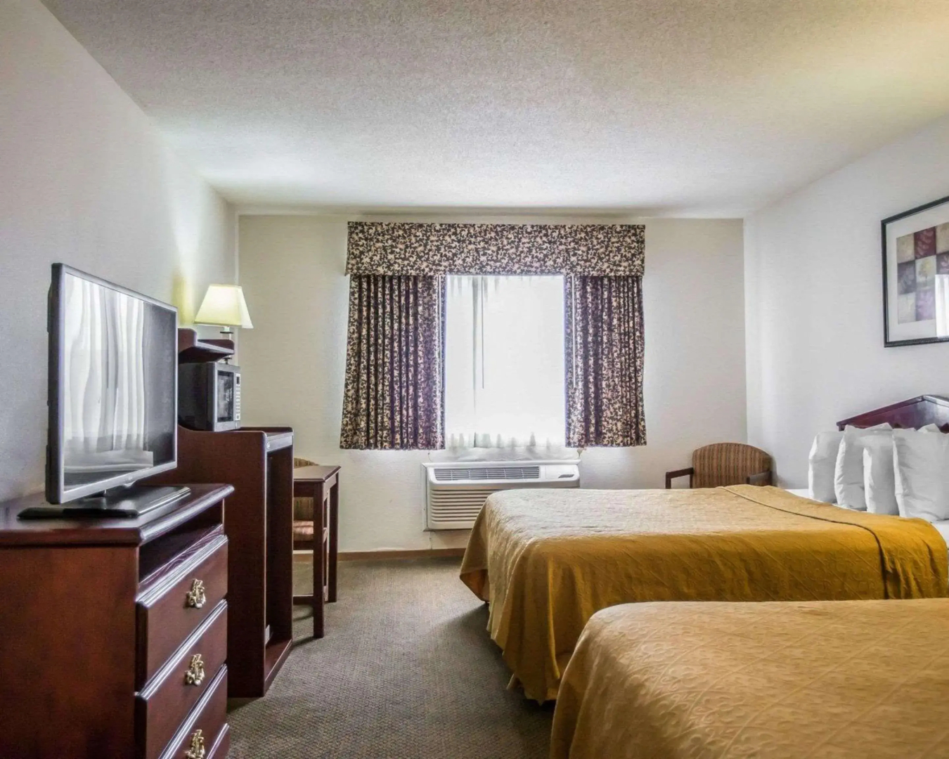 Quality Inn Peru near Starved Rock State Park