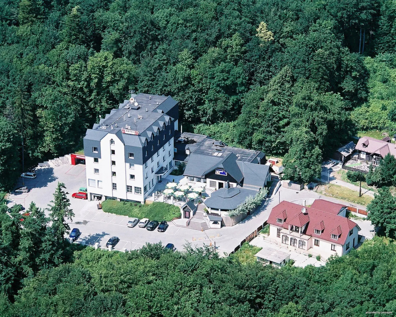 Hotel West