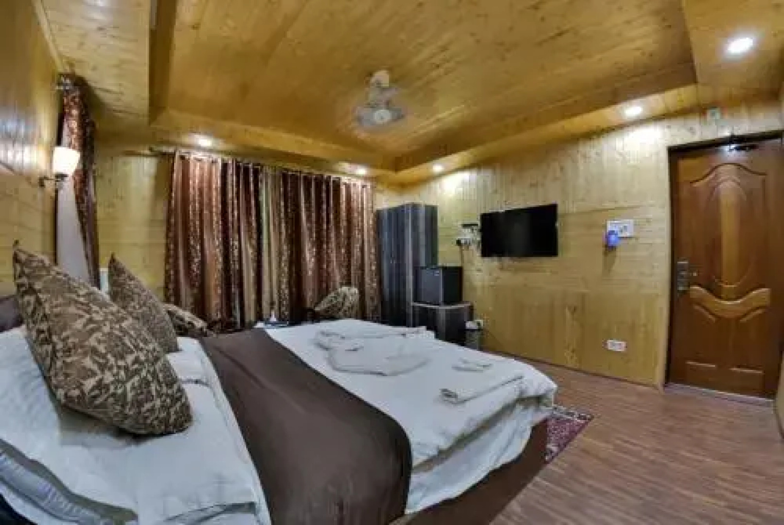 Lidder Spring Resorts