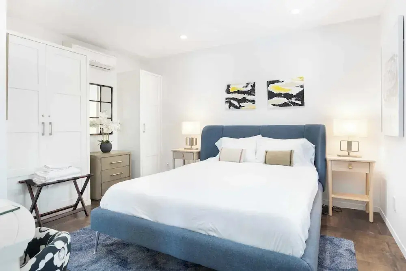Steps to Beach+shops, Oceanview, Hot Tub+firepit Moonlight Modern by Avantstay
