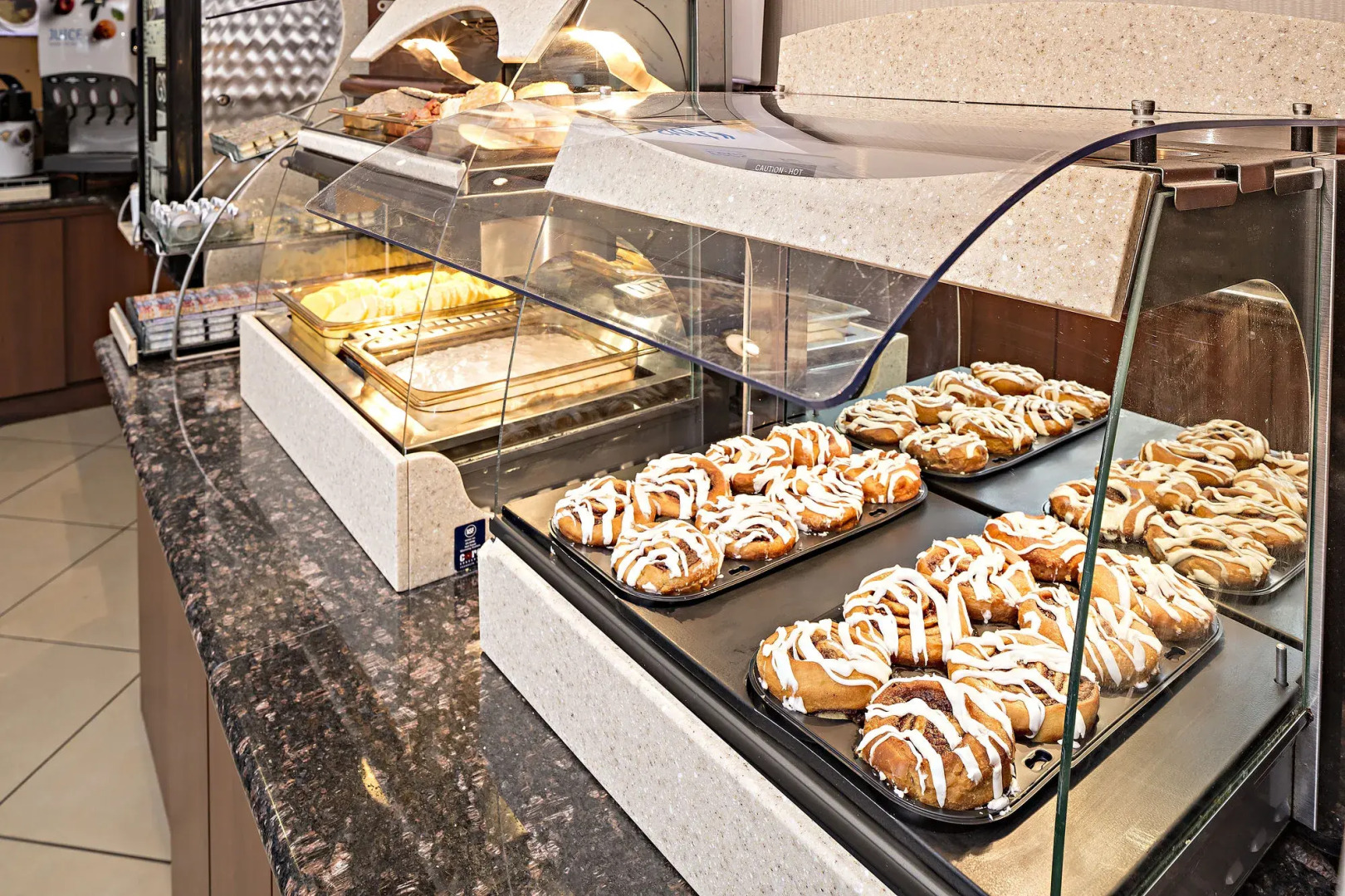 Holiday Inn Express Hotel & Suites Manchester Airport by IHG