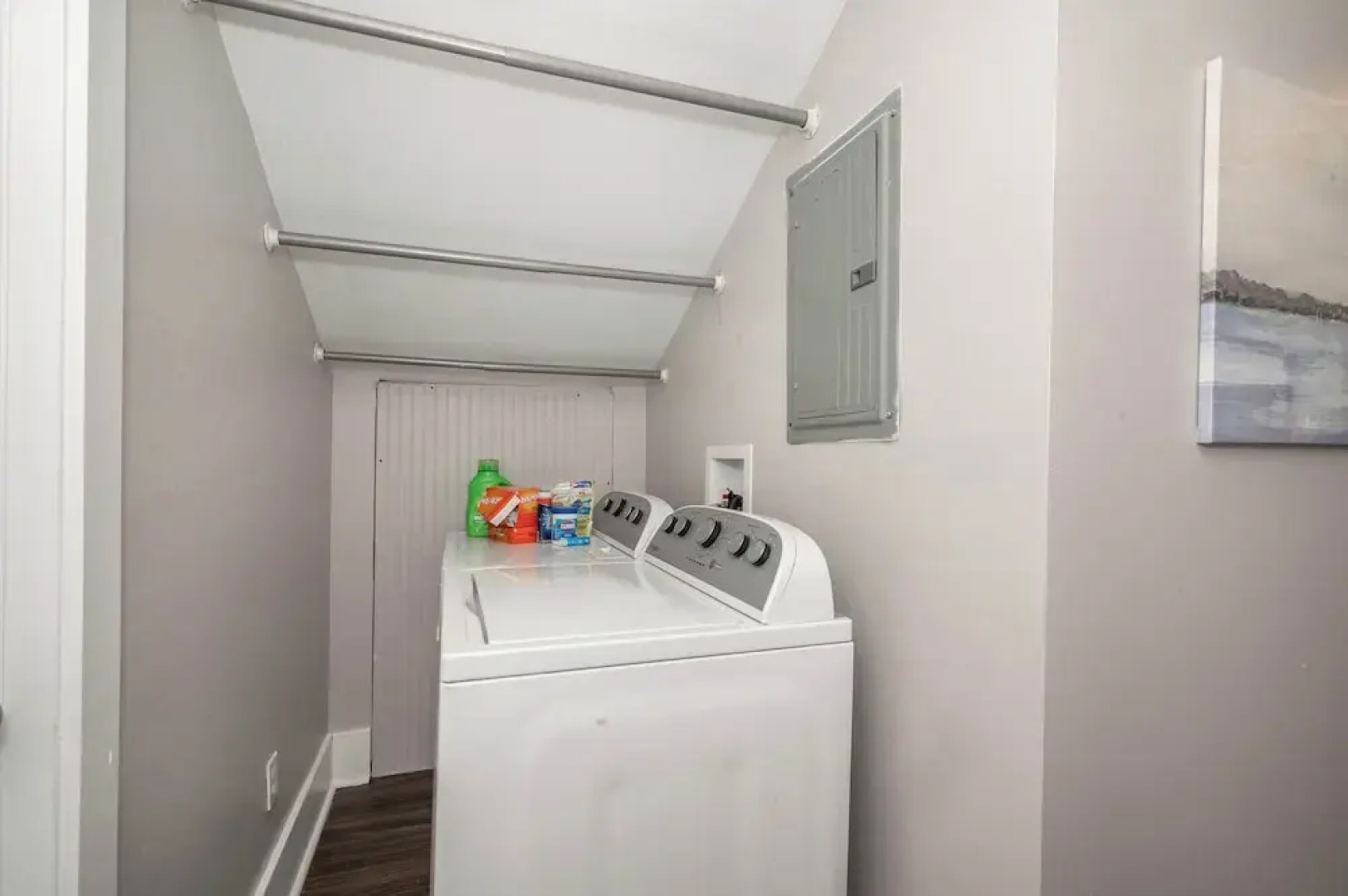 Heart of Mainstrasse Apt 4