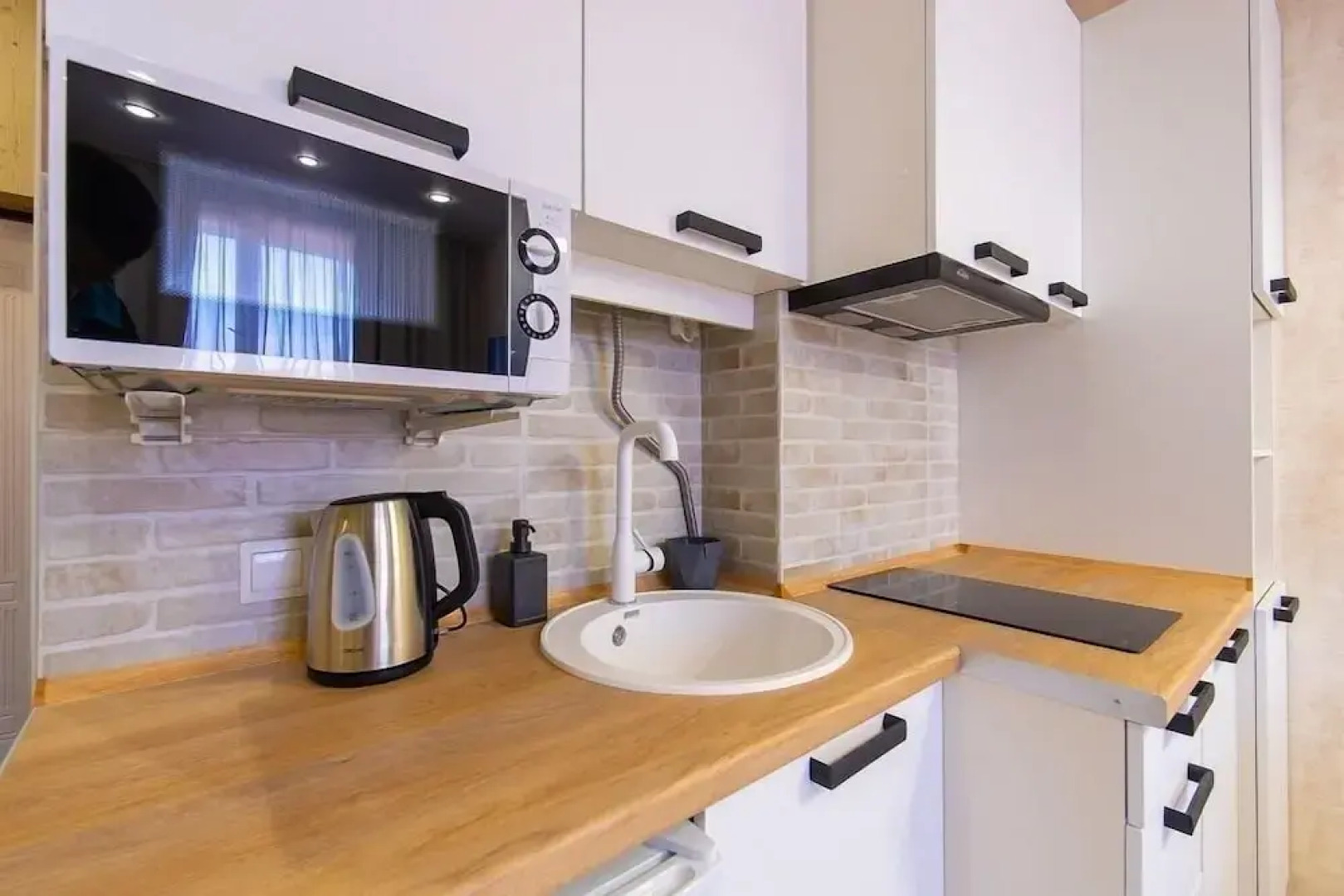 Апартаменты More, ул. Кувшинок, 8-2