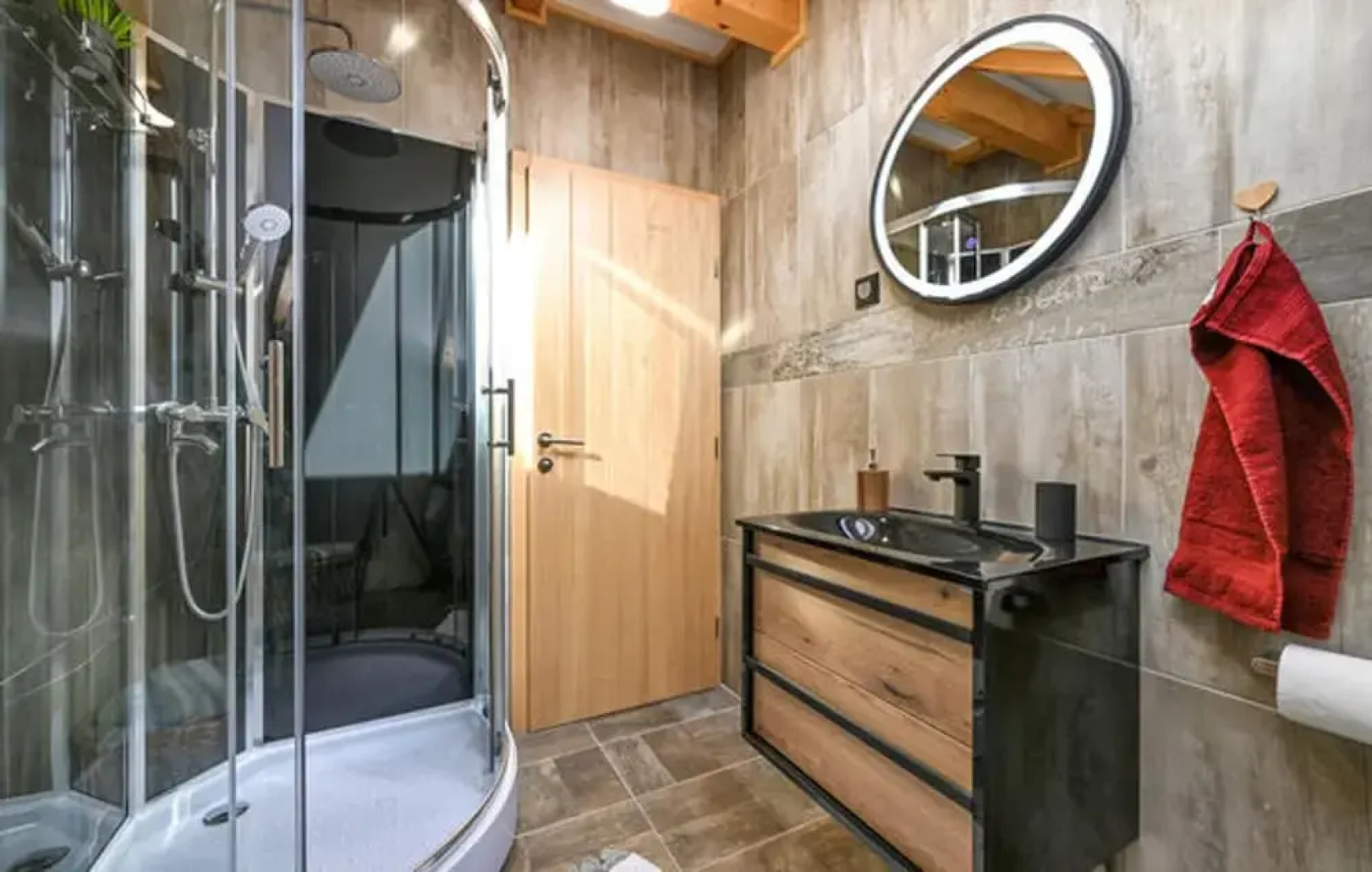 Dream Villa Sleeps 8 With Sauna