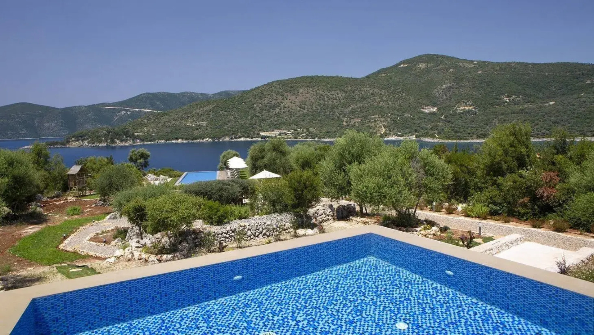 dell Mar stone house