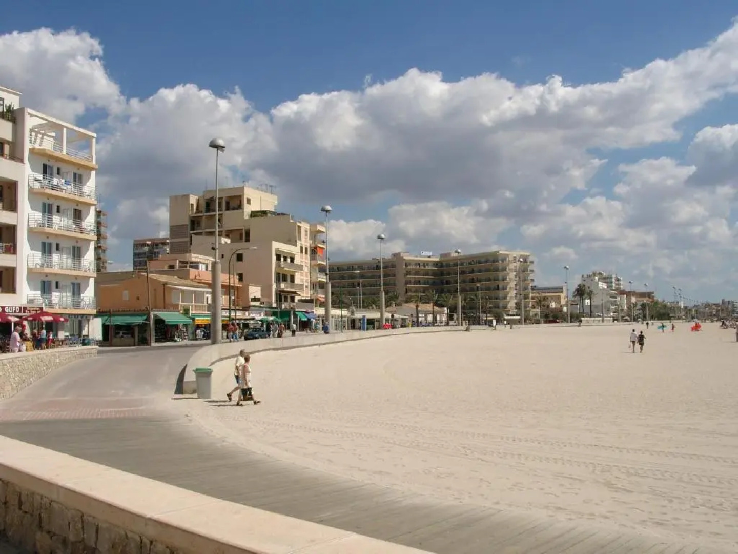 Отель Amic Miraflores