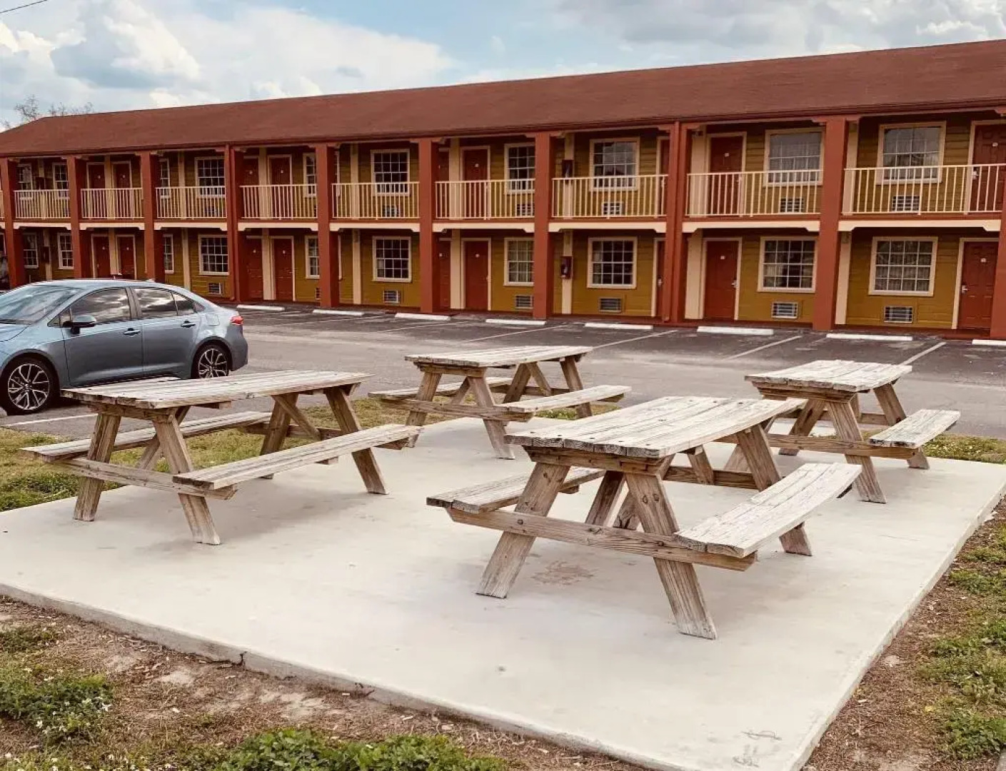 Econo Lodge Inn & Suites Maingate Central