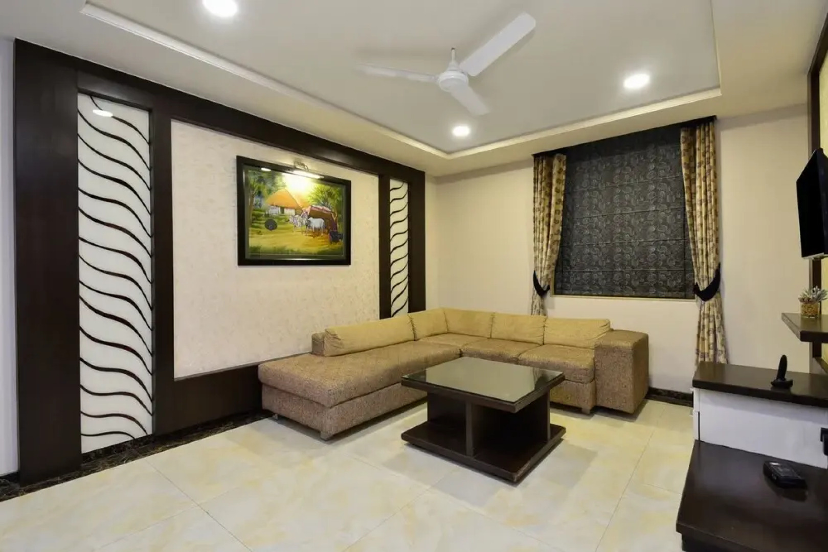 Capital O 31030 Crystal Park Kishangarh