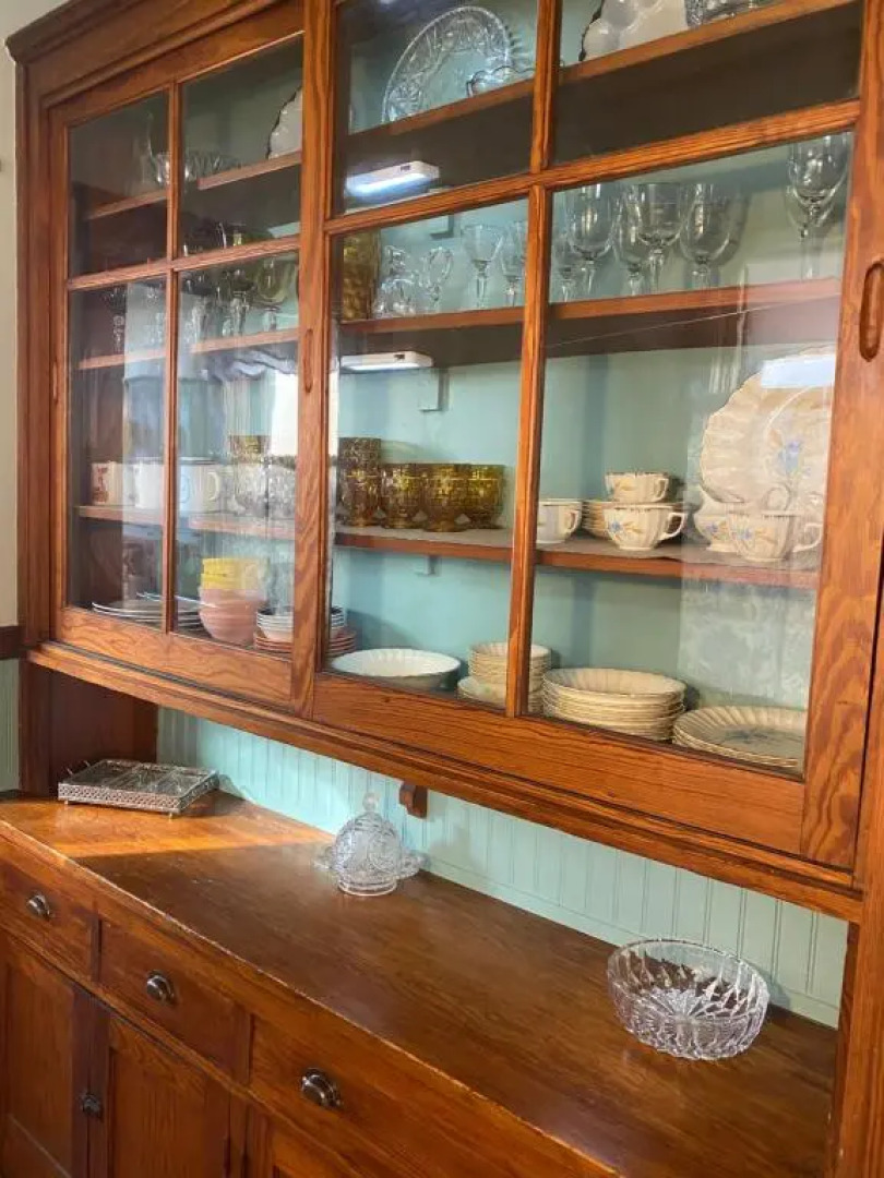 The Edmond an 1887 Arts & Crafts gem