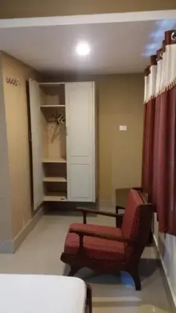 Poorna Lodge by OYO Rooms