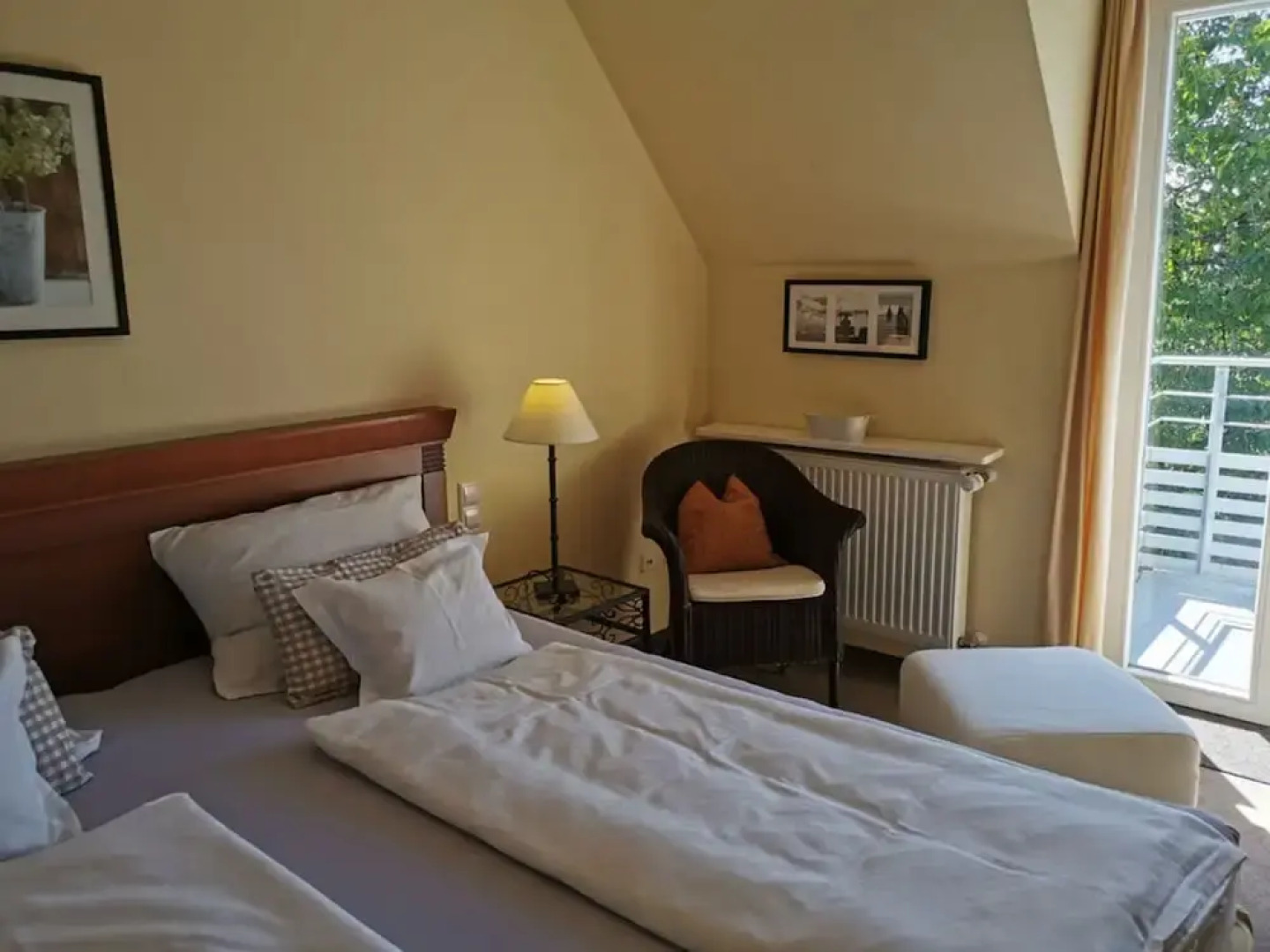 \"country House Flair\"