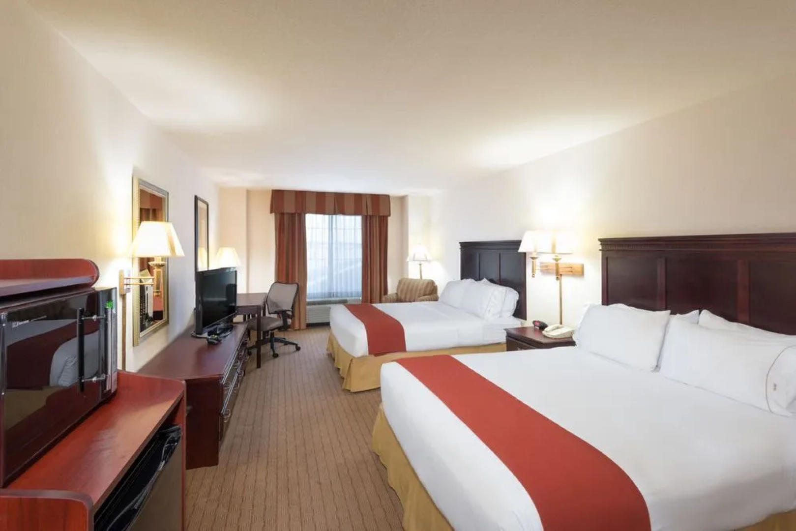 Holiday Inn Express & Suites Evanston