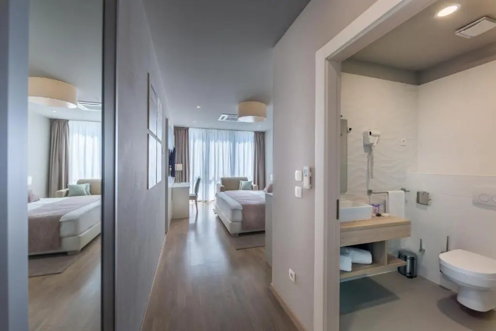 Preelook Apartments and Rooms