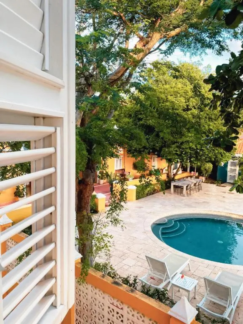 Sirena Bay Estate