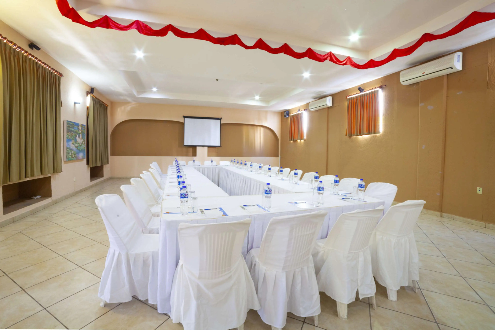 Hotel Marina Resort & Beach Club