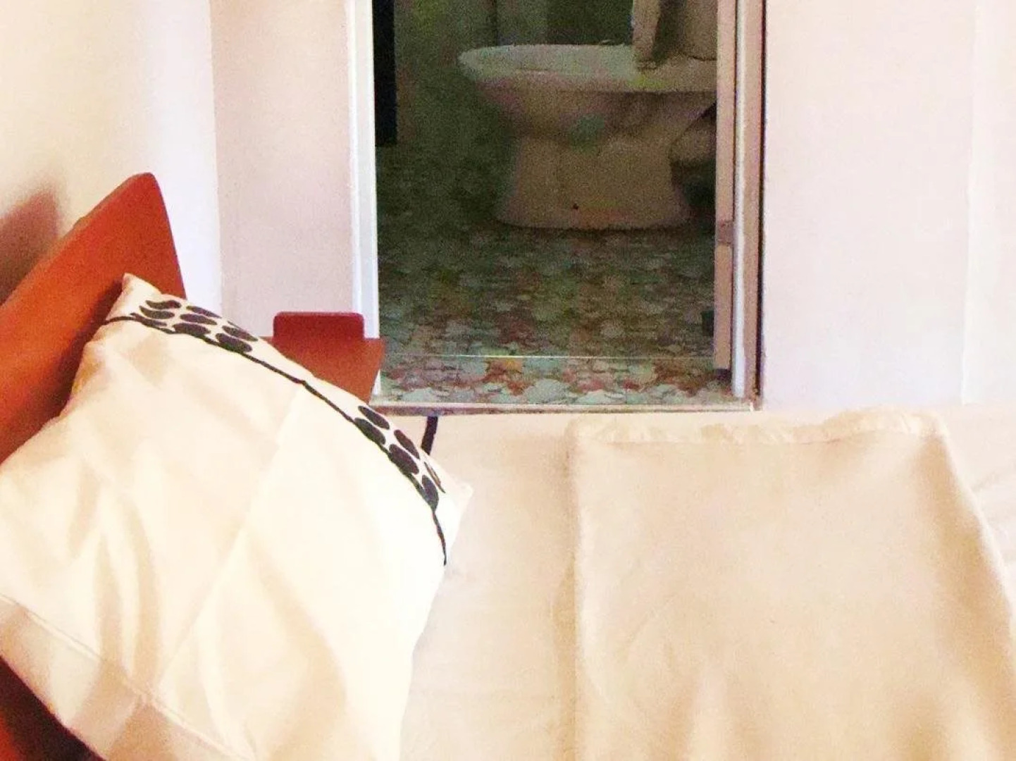 Arugambay Tourist Hotel Meenas