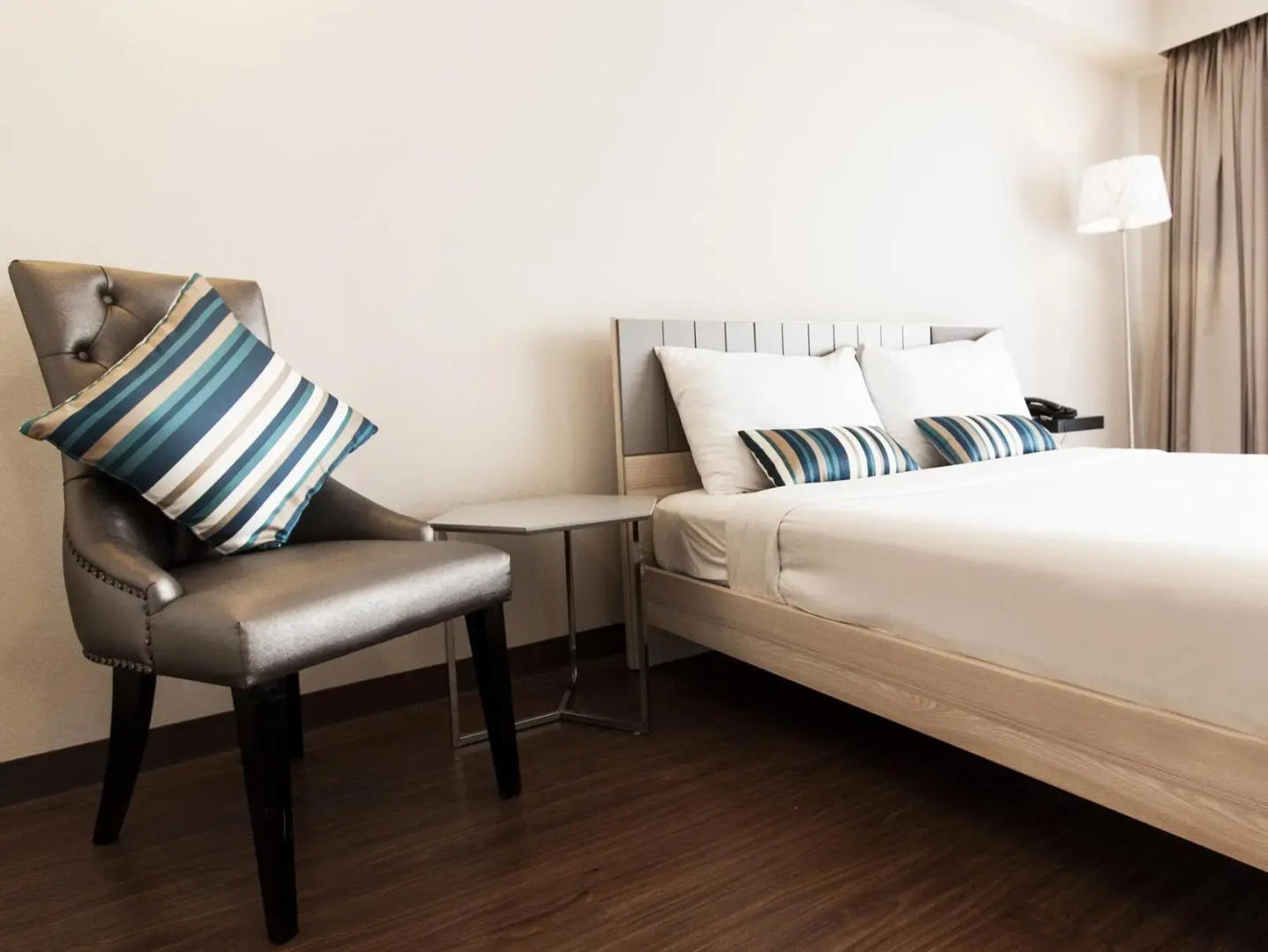 Samran Place Hotel