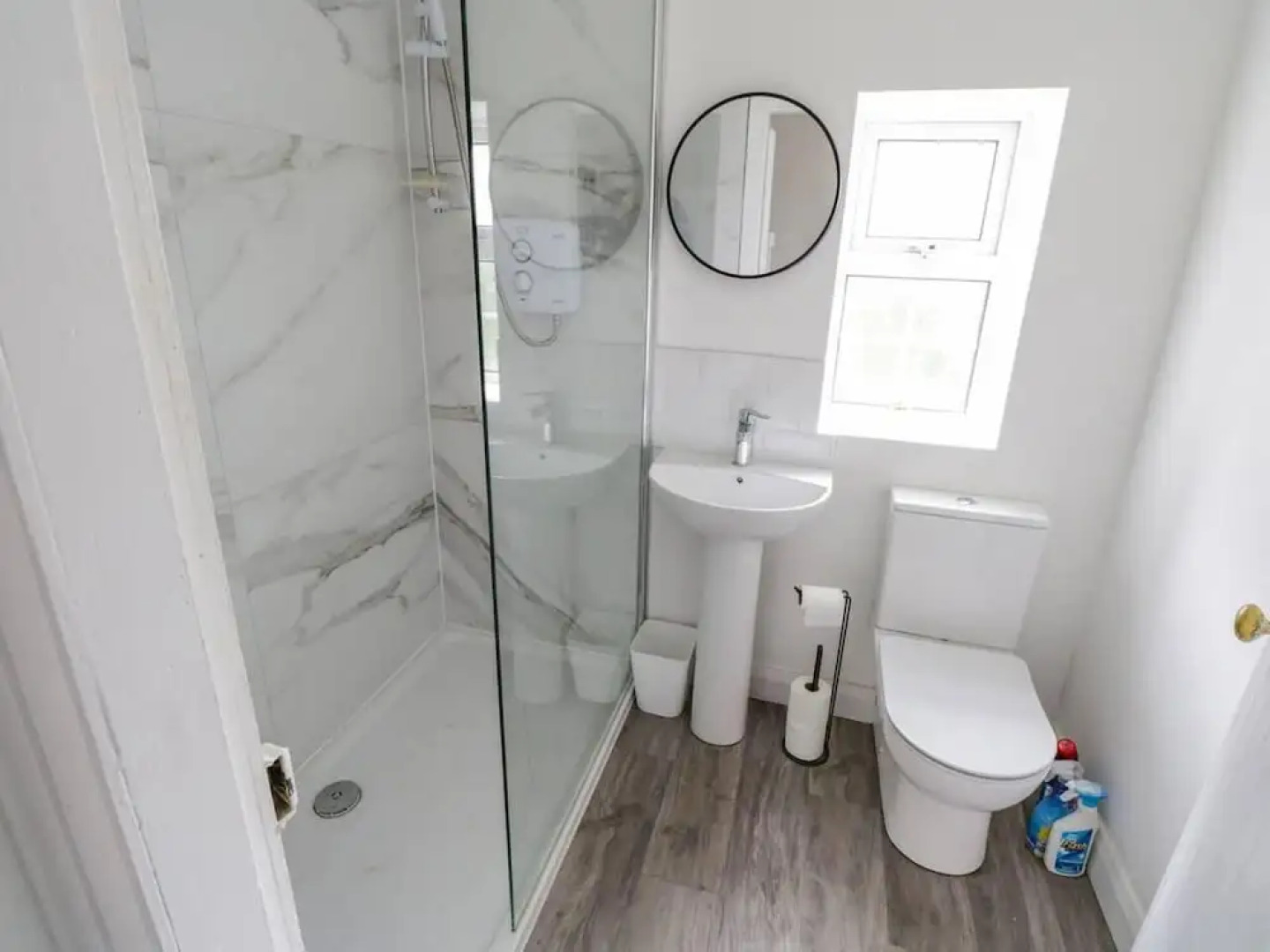 Beautiful Cottage With Gardens, Patio & Fireplace