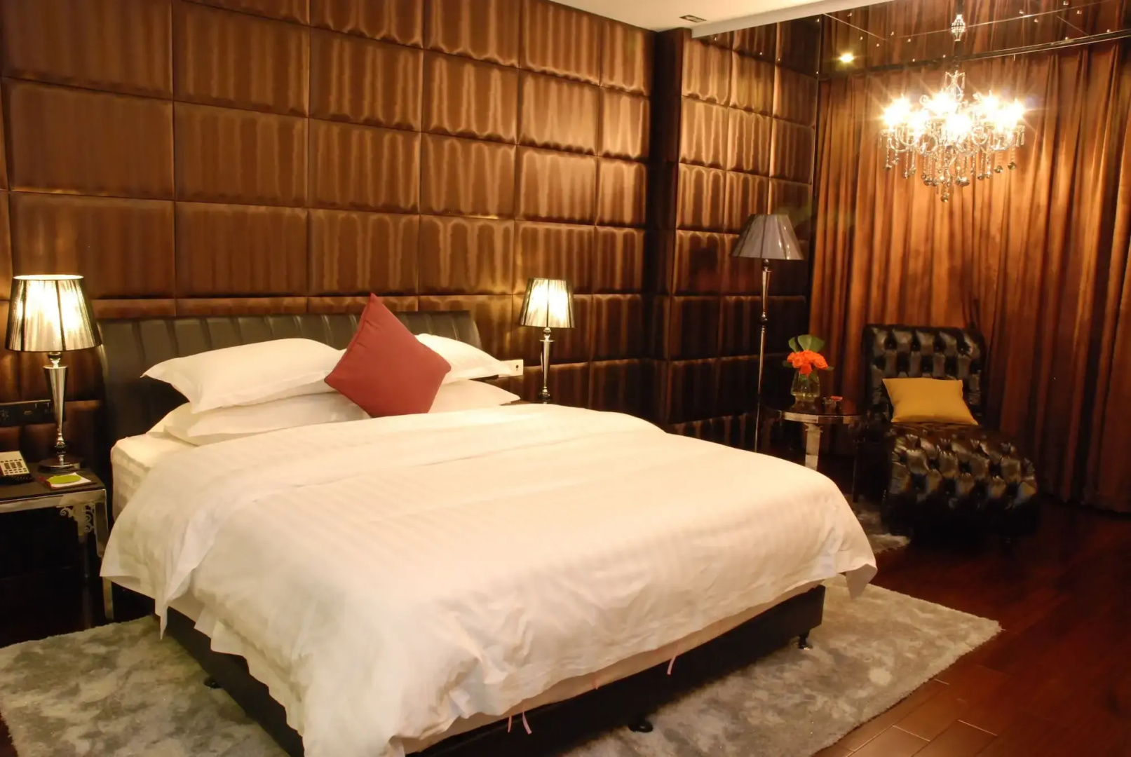 Golden City Hotel