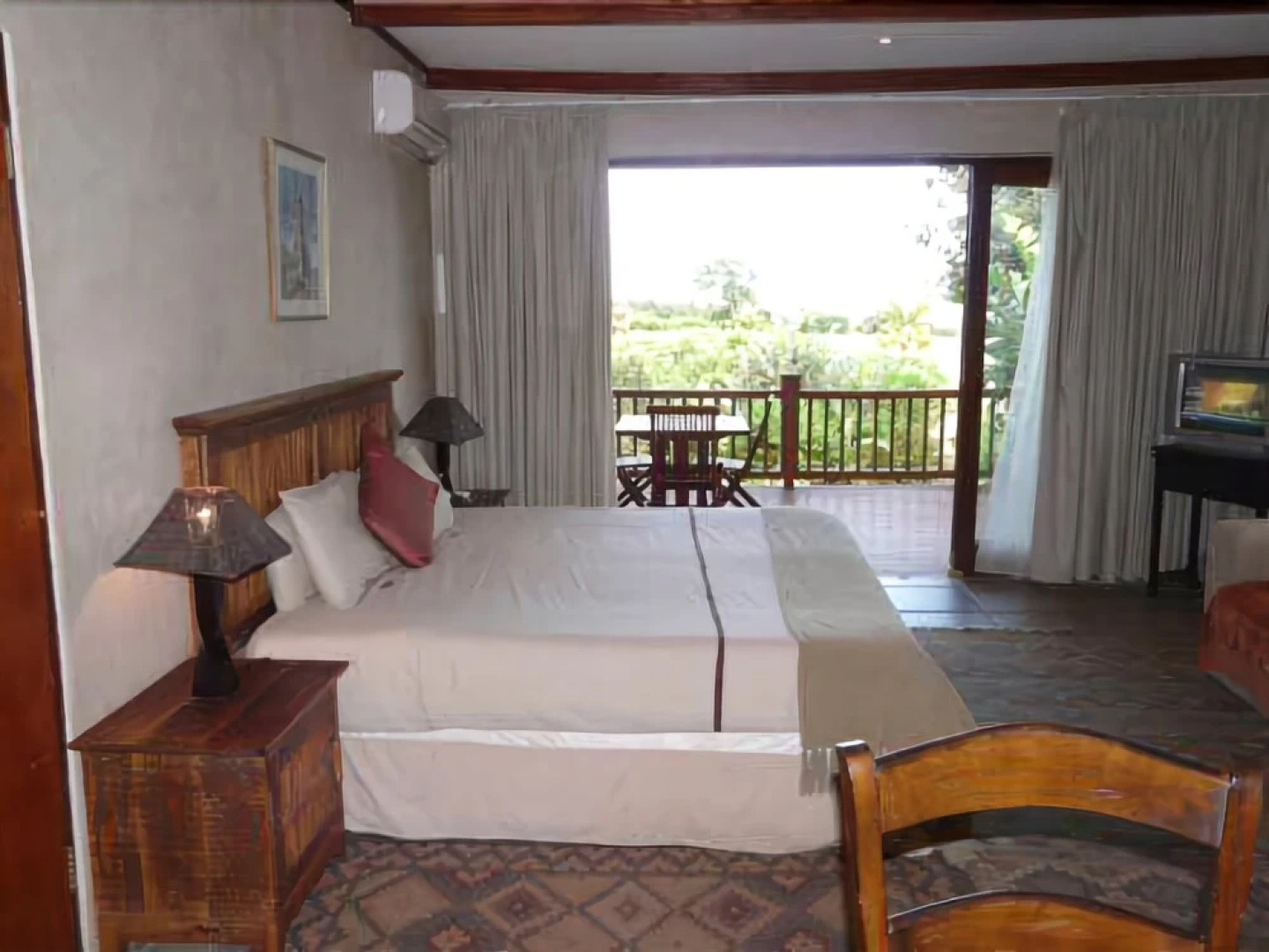 Crawfords Beach Lodge & Cabins