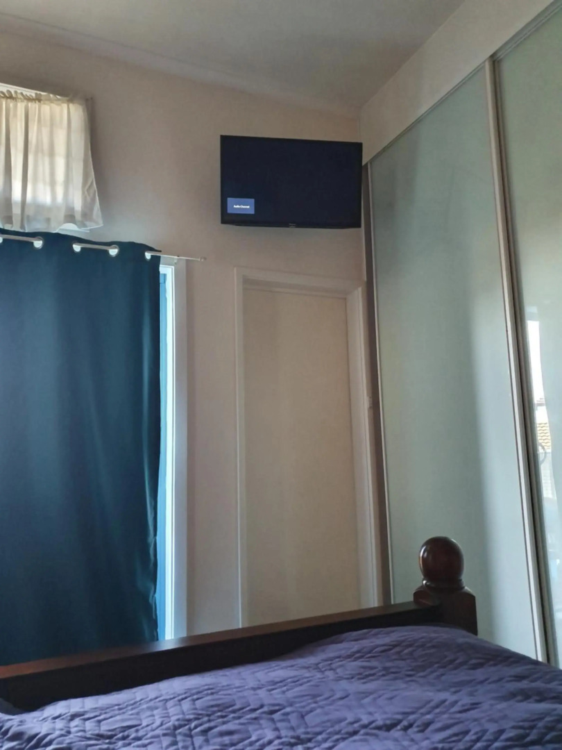 JUST-4-YOU! amazing sea views, WIFI, fullly air-conditioned, king bed