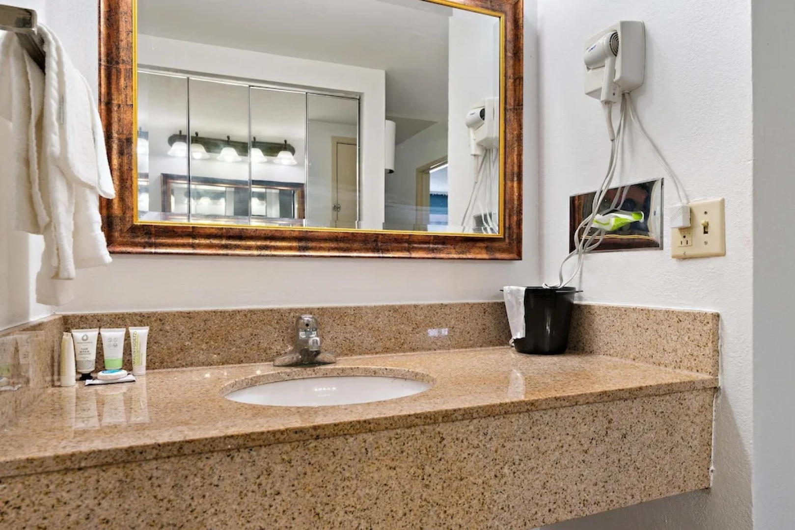 Chicago Club Inn Suites