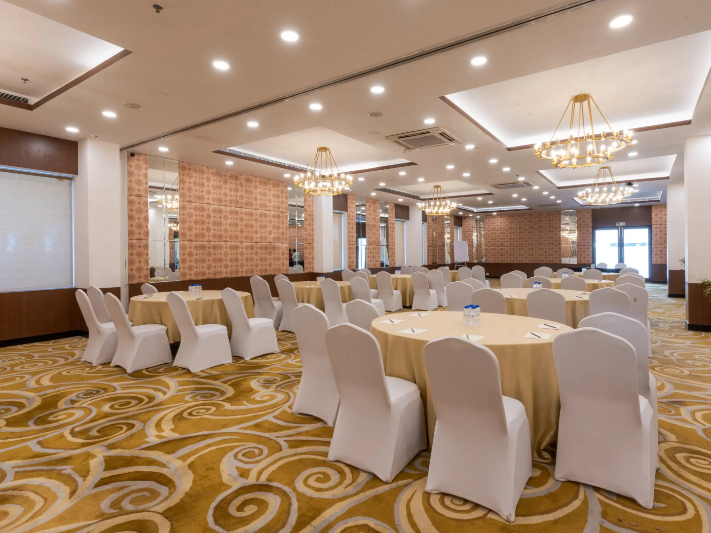 Sunday Hotel Chandigarh Zirakpur