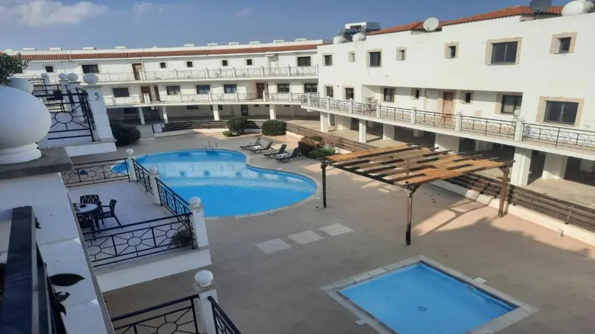 Paramount Gardens Resorts C201