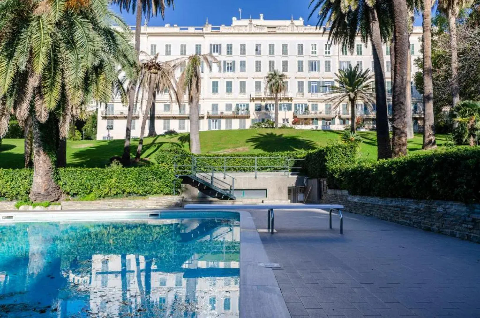 ALTIDO Apt for 4 with Exclusive Pool and Garden in Nervi