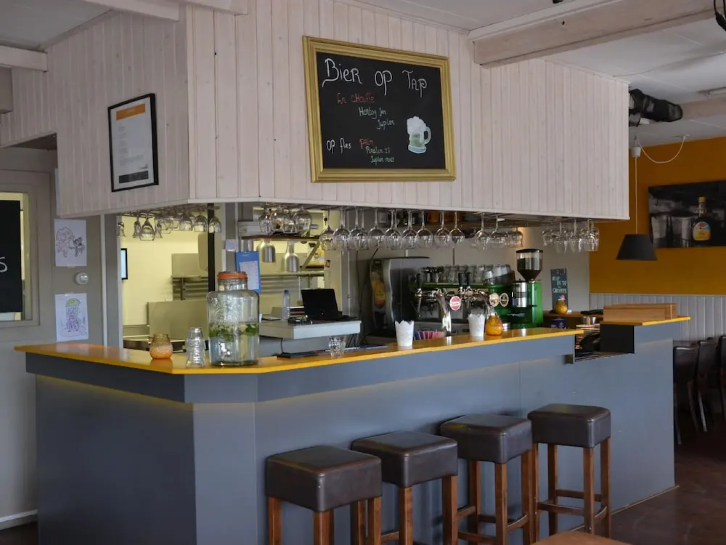 Bungalow in South Holland With Unique Design