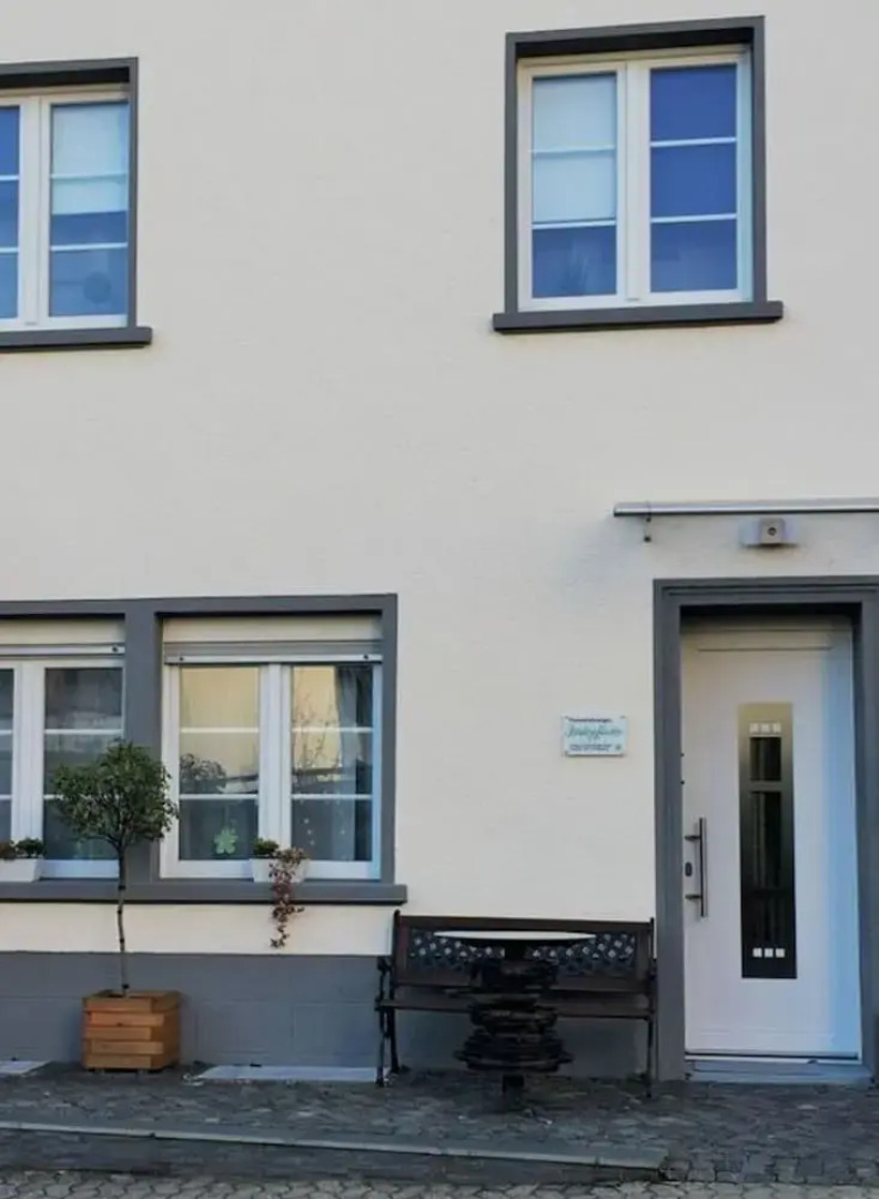 City Whispers 2 Comfortable Vacation Home